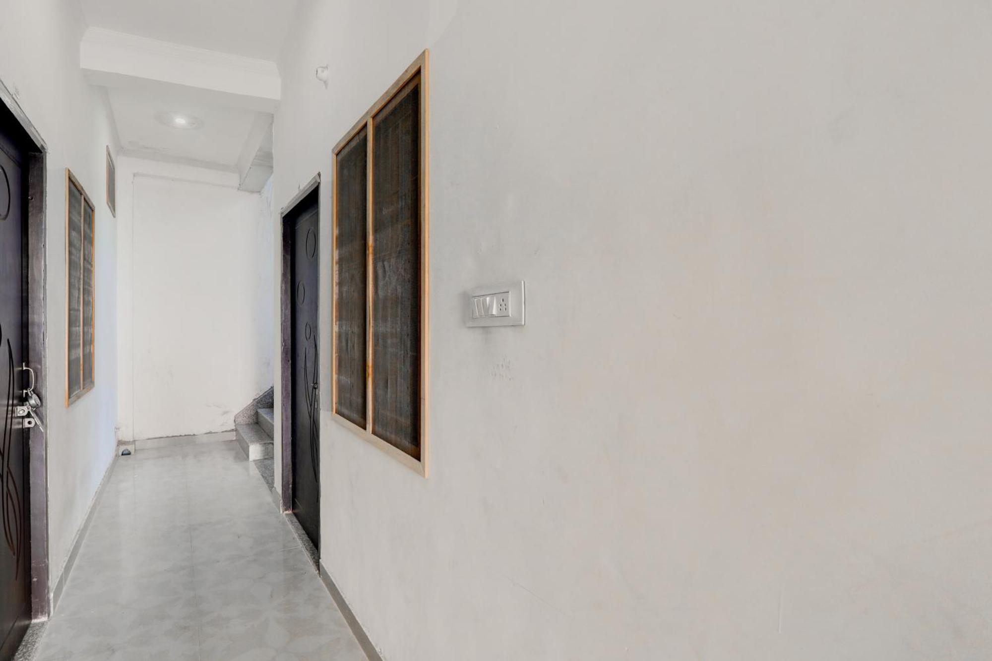 Oyo Flagship Shine Hotel Chinhat 外观 照片