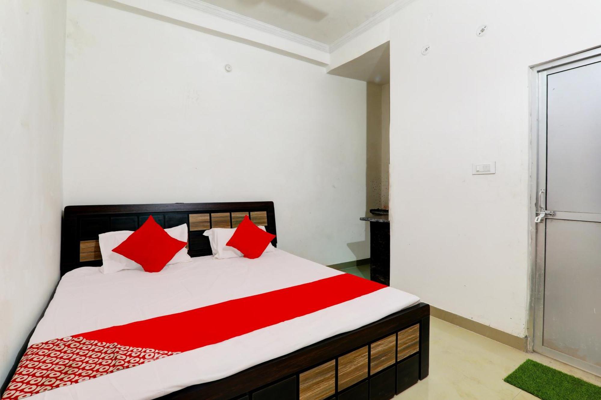 Oyo Flagship Shine Hotel Chinhat 外观 照片