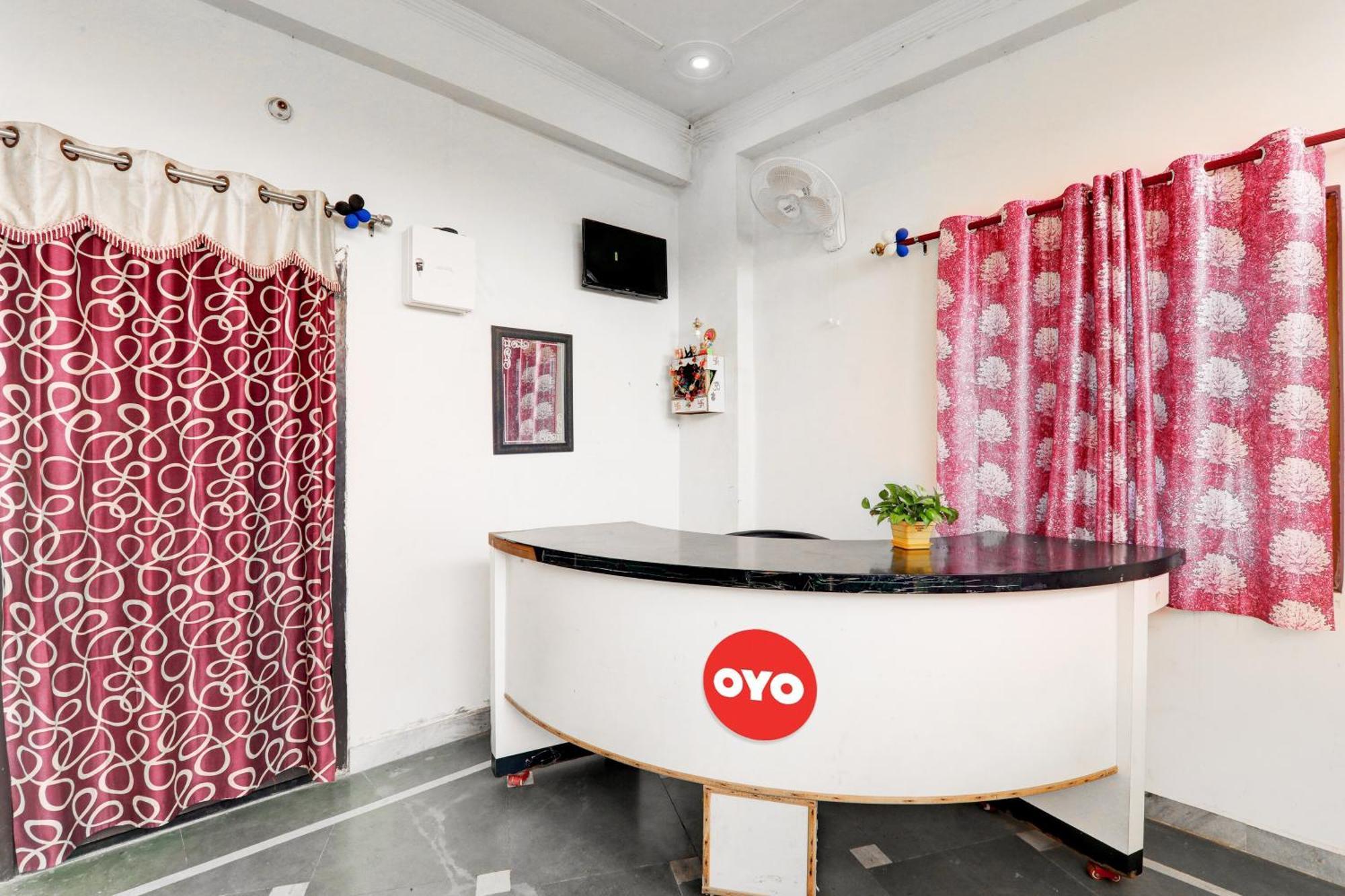 Oyo Flagship Shine Hotel Chinhat 外观 照片